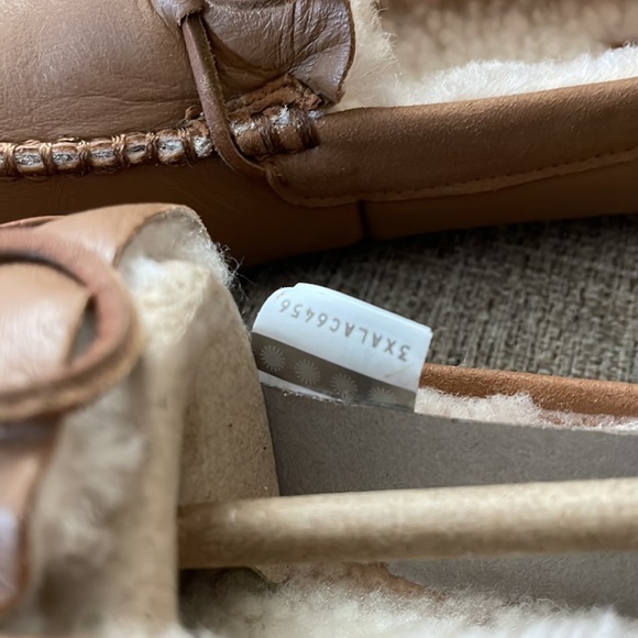 NEW UGG DELUXE LOAFER. CHESTNUT - Picture 7 of 7